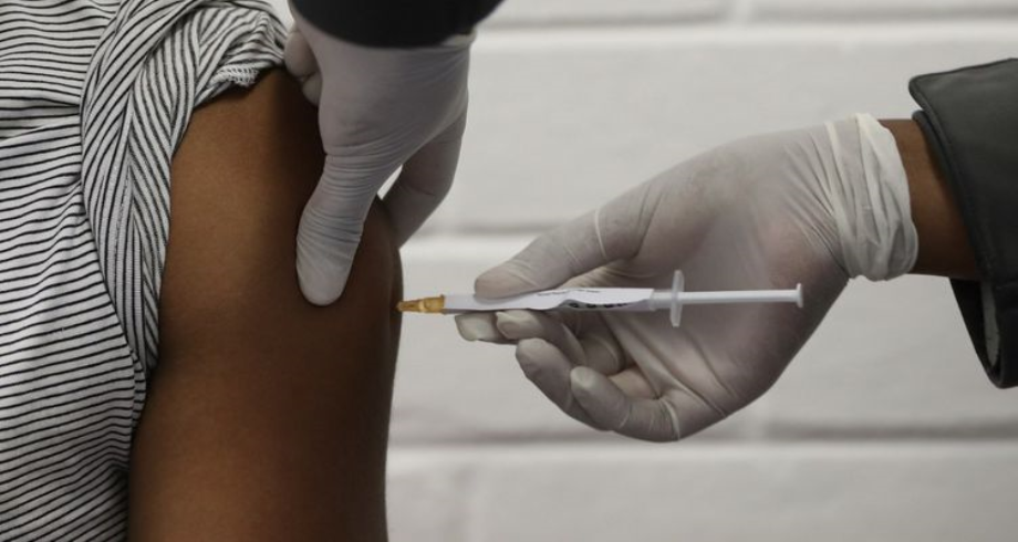 Covid-19: Londres va donner 817.000 doses de vaccin au Kenya