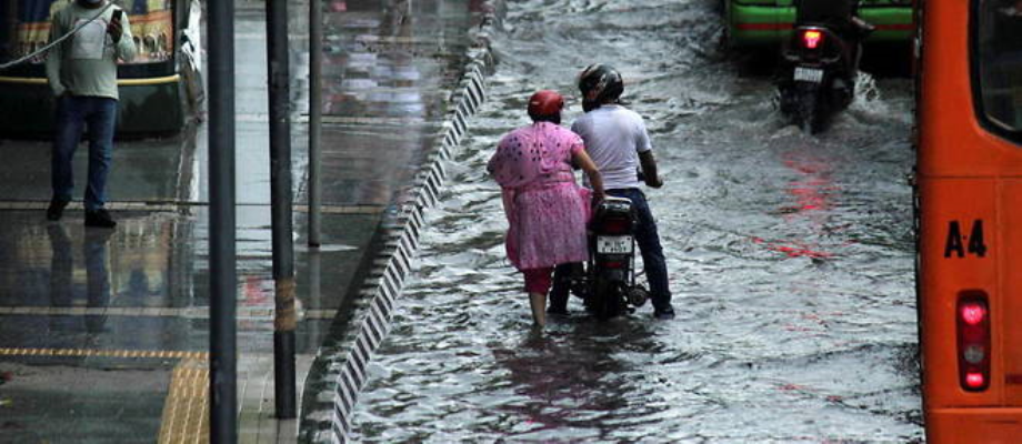 Inondations en Chine centrale: le bilan grimpe à plus de 300 morts