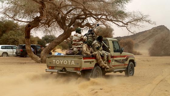 النيجر .. مقتل 15 جنديا وفقدان 6 آخرين إثر هجوم "إرهابي" (وزارة الدفاع)