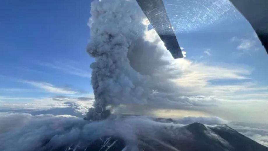Un volcan se réveille pour la première fois depuis plus de 450 ans, quelques jours après le fort séisme en Russie