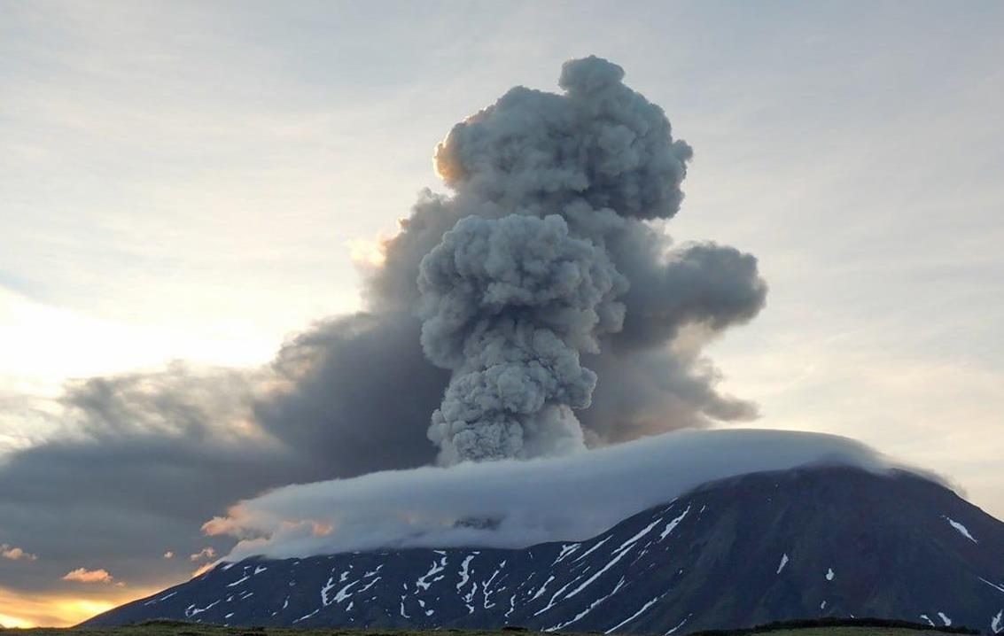 Éruptions volcaniques au Kamtchatka russe : les experts s’inquiètent pour la sécurité du trafic aérien