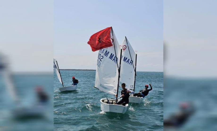 بطولة إفريقيا للشراع .. المغرب يتوج بلقب الفرق في صنف "التفاؤل" بطولة إفريقيا للشراع .. المغرب يتوج بلقب الفرق في صنف "التفاؤل"