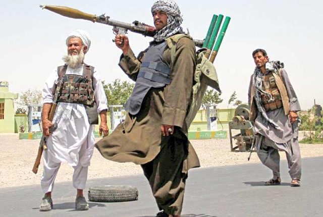 طالبان: لا حكومة جديدة قبل مغادرة آخر جندي أمريكي أفغانستان