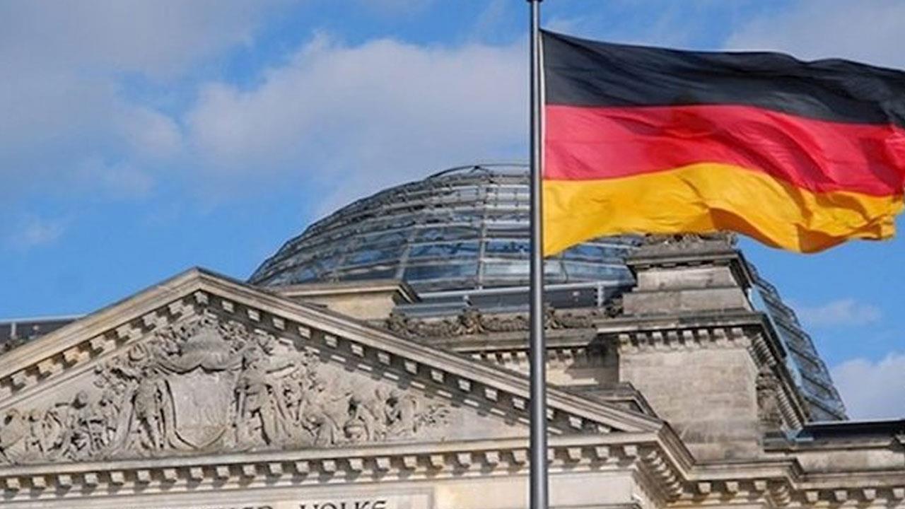 الولايات المتحدة توصي مواطنيها بإعادة التفكير في السفر لألمانيا بسبب خطر كورونا