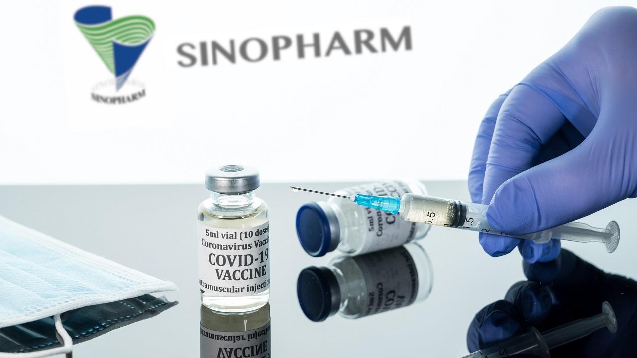 السعودية تضيف لقاحي "سينوفارم" و"سينوفاك" إلى قائمة اللقاحات المعتمدة لديها