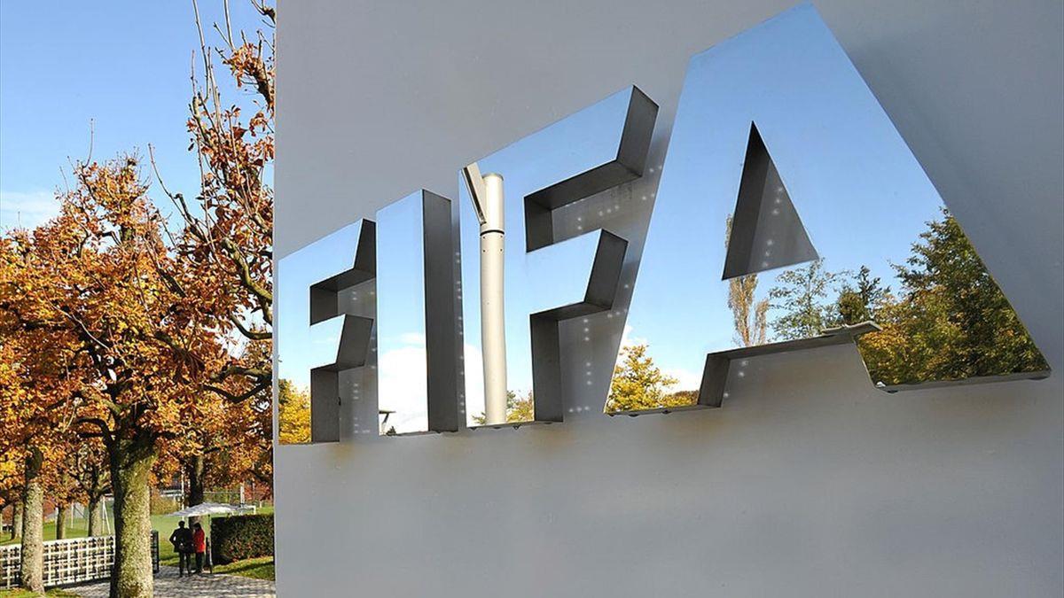 "فيفا" يرحب بقرار الحكومة البريطانية تسهيل تحرير اللاعبين الدوليين