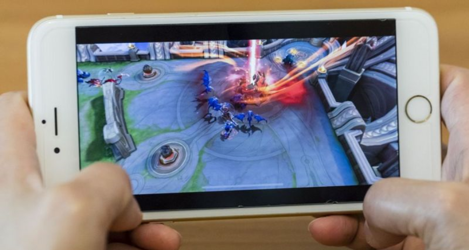 الصين ستحظر على القاصرين ألعاب الفيديو على الانترنت لأكثر من ثلاث ساعات أسبوعيا