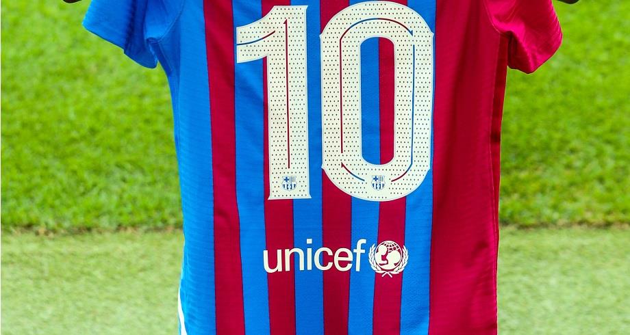 القميص رقم 10.. برشلونة يحسم بديل ميسي