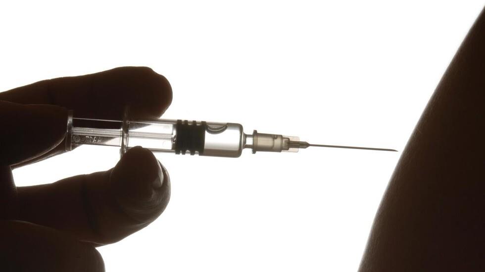 Des chercheurs suspendent l'essai expérimental d'un vaccin contre le VIH en Afrique
