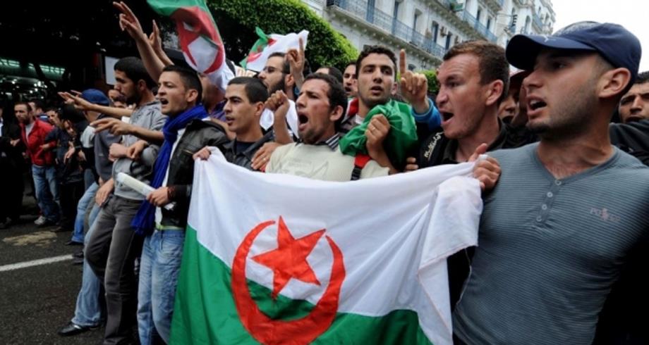 ائتلاف حزبي جزائري يندد بتعرض الحريات الأساسية "لحرب حقيقية"