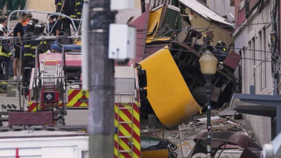 ارتفاع حصيلة القتلى والجرحى في حادث قطار لشبونة