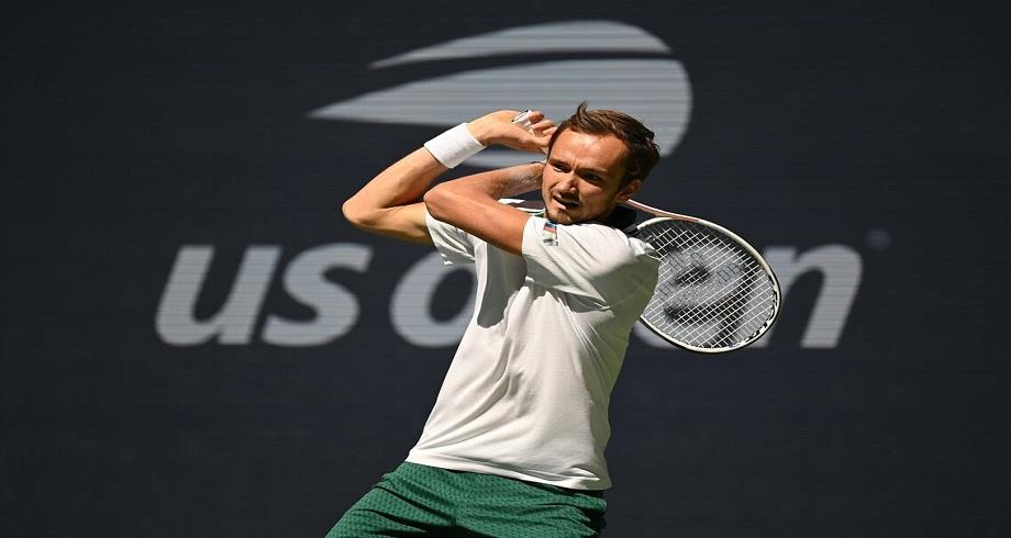 US Open: le Russe Medvedev se qualifie pour les demi-finales