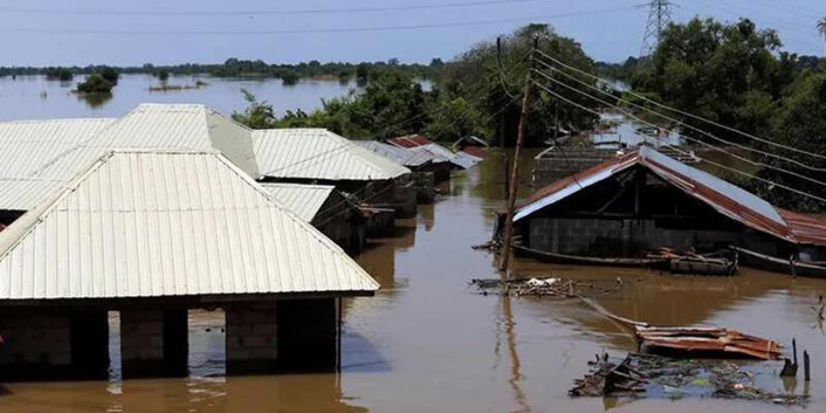 مصرع 13 شخصا في فيضانات شمال شرق نيجيريا