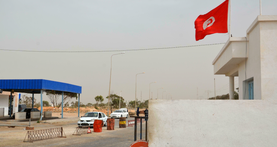 إعادة فتح المعابر الحدودية بين تونس وليبيا بعد أكثر من شهرين على الإغلاق