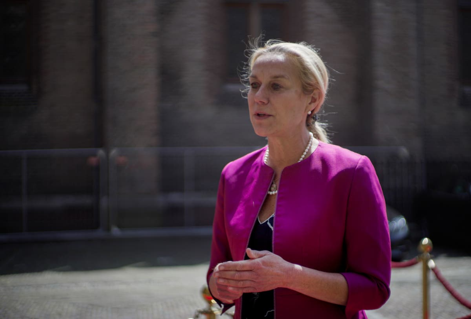 Évacuations d'Afghanistan: démission de la ministre néerlandaise des AE après une motion de censure