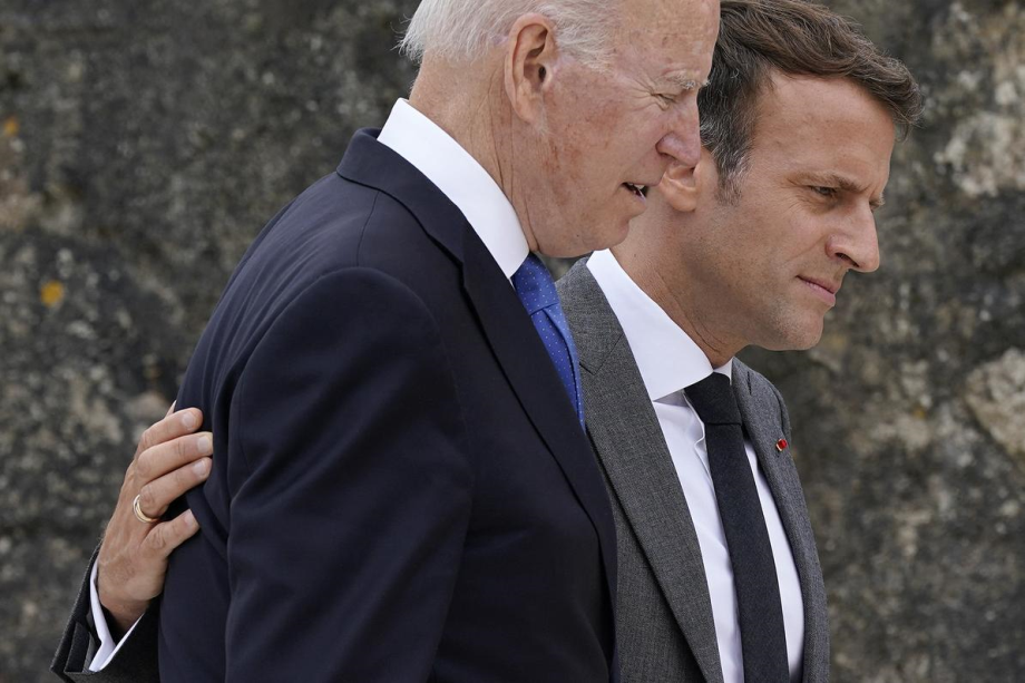 Crise des sous-marins: prochain "échange téléphonique" entre Macron et Biden