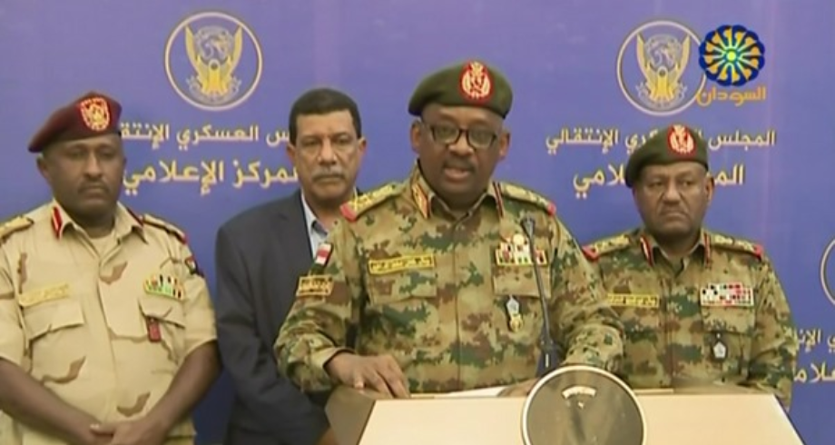 ردود فعل عربية ودولية تطالب بالتقيد بالوثيقة الدستورية في السودان