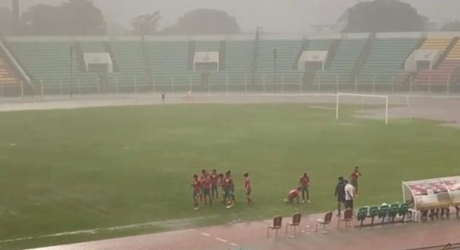 الأمطار توقف مباراة المنتخب الوطني النسوي لأقل من 20 سنة أمام البنين