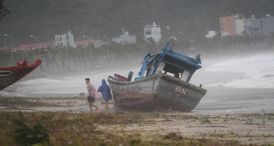 الإعصار "نورو" يخلف أضرارا وفيضانات في فيتنام