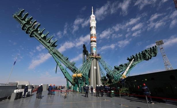 روسيا تنجح لأول مرة في إطلاق صاروخ "تسيركون" من غواصة