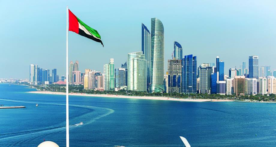 الإمارات تؤكد أنها "خرجت" من أزمة كوفيد-19