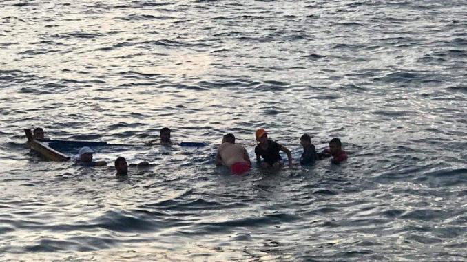 Vingt marins secourus et deux autres portés disparus au large de la Mauritanie