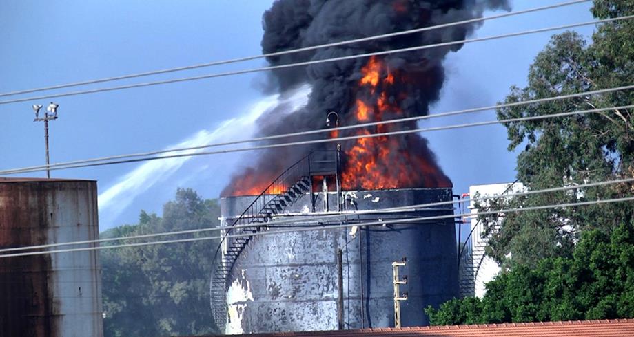 اندلاع حريق ضخم في خزان للوقود جنوب لبنان