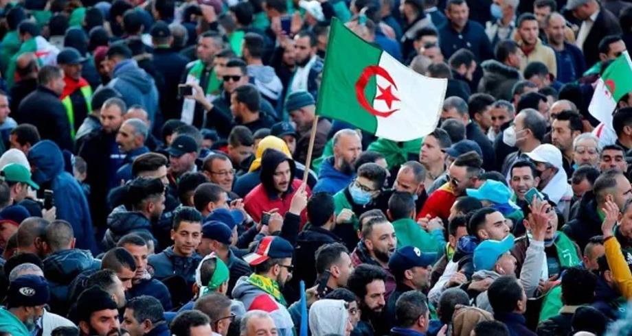 Algérie : Vague de dénonciations suite à la dissolution d'une association de défense des droits humains