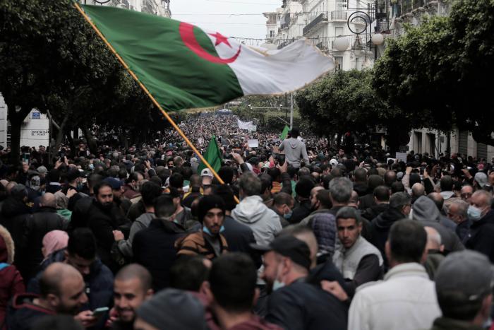 الجزائر...موجة تنديد إثر حل جمعية للدفاع عن حقوق الإنسان