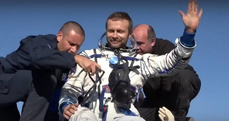 Atterrissage réussi de l'équipe russe ayant tourné le premier film en orbite
