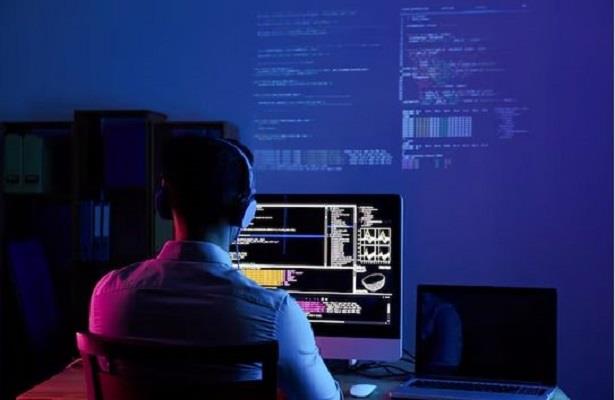 علماء روس يطورون أداة لتحسين عمل المبرمجين