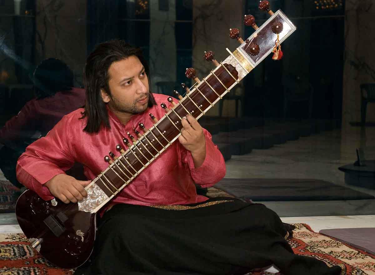 Le Ma tre De Sitar Indien Shakir Khan En Concert Au Festival De F s De le-ma-tre-de-sitar-indien-shakir-khan-en-concert-au-festival-de-f-s-de