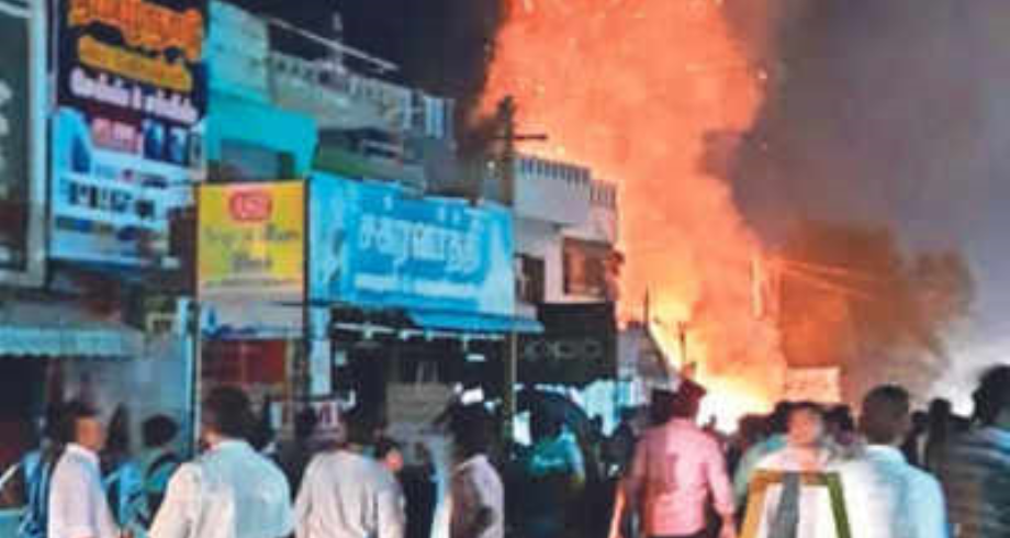 الهند .. ستة قتلى في حريق في متجر للألعاب النارية
