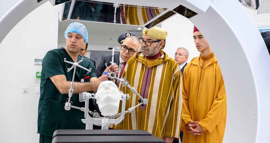 SM le Roi inaugure le Complexe Hospitalo-Universitaire International de Rabat et donne Ses Hautes Instructions pour la mise en service du CHU d’Agadir