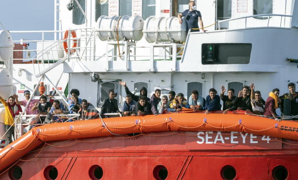Italie: plus de 800 migrants débarquent en Sicile
