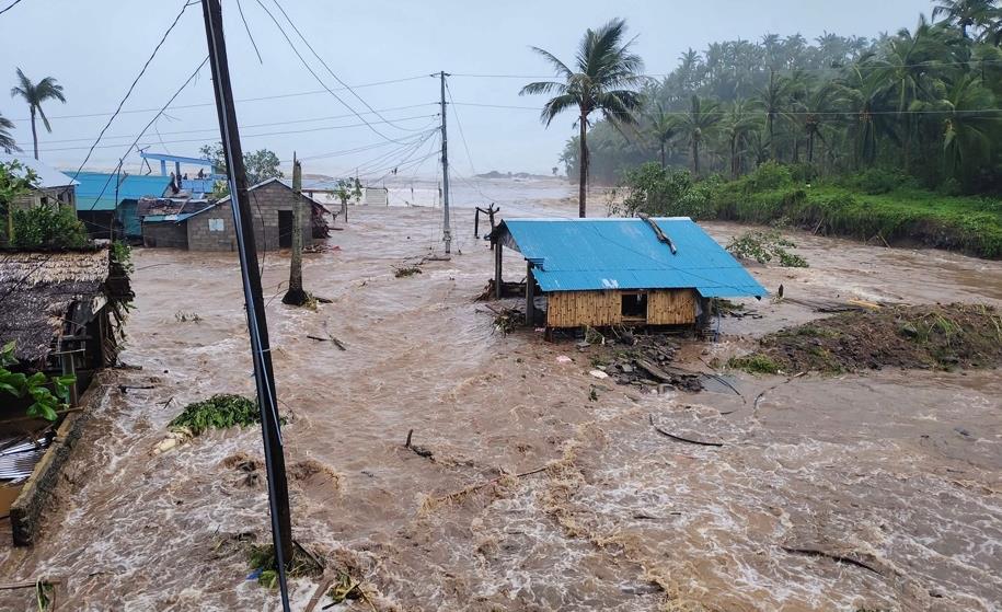 Typhon Fung-wong : 2 morts et plus d’un million d’évacués aux Philippines