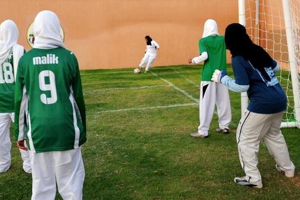 لأول مرة في تاريخها .. السعودية تطلق أول دوري لكرة القدم النسائية