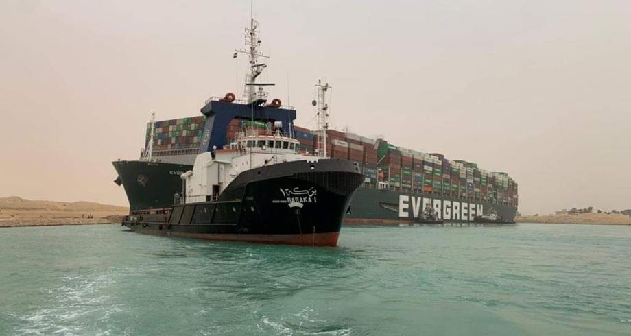 إصلاح سفينة "إيفر غرين" التي أغلقت قناة السويس بالصين