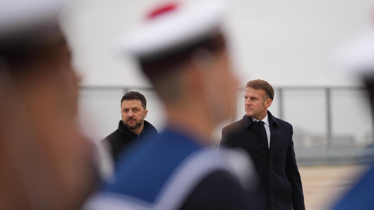 ماكرون وزيلينسكي يوقعان إتفاق تسليح وصفته كييف بـ"التاريخي"