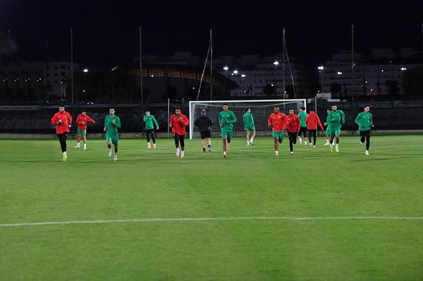 المنتخب المغربي يجري آخر حصة تدريبية قبل مواجهة نظيره الأوغندي وديا بطنجة