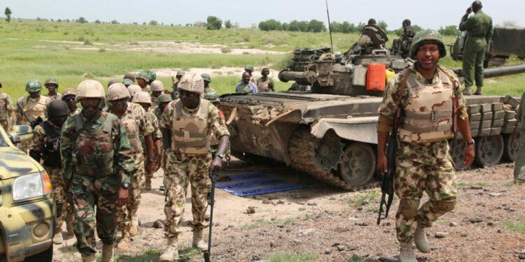 L'armée bombarde deux camps de "bandits" dans le Nord-Ouest du Nigeria