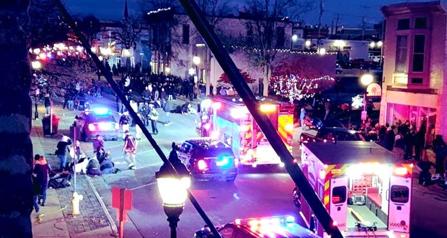 قتلى وعشرات الجرحى في اقتحام سيارة عرضا بمناسبة أحد عروض الميلاد في ويسكنسون الأمريكية