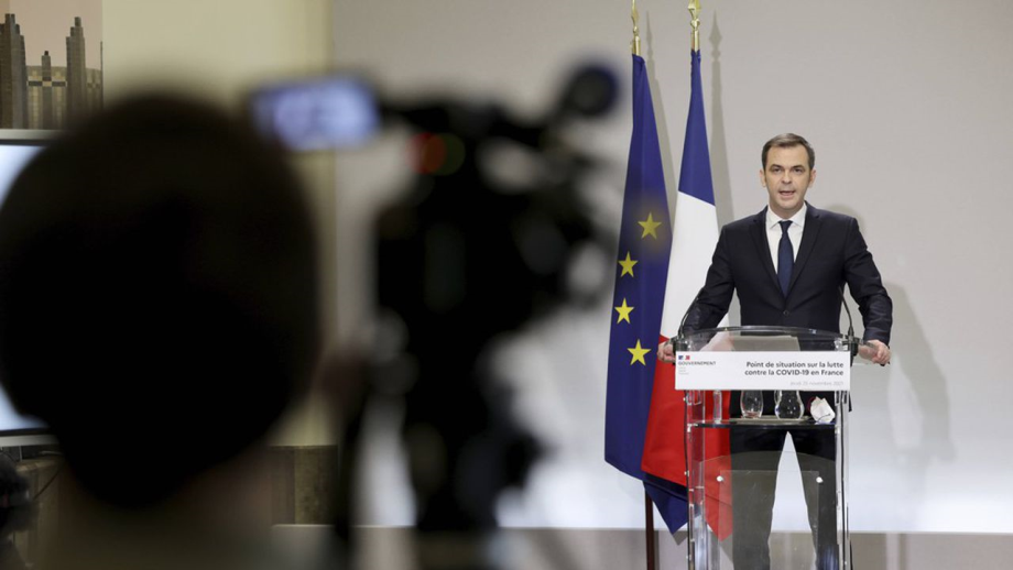 France: le ministre de la Santé juge probable que le variant Omicron "circule déjà en France"
