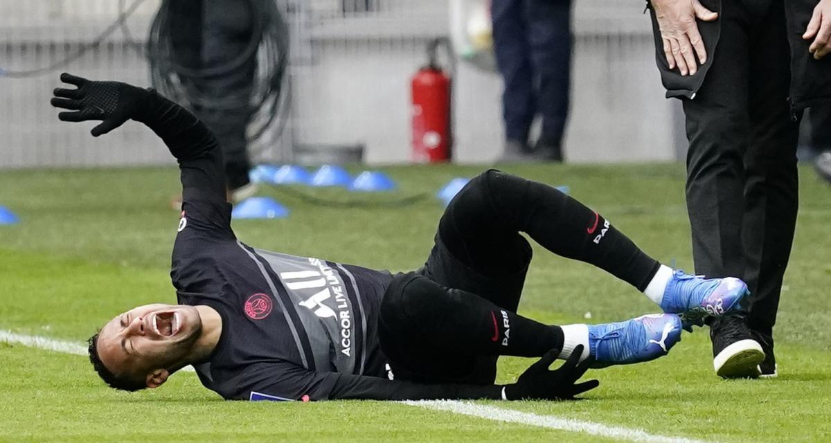 الإصابة تبعد نيمار عن نادي باريس سان جرمان بين 6 و8 أسابيع
