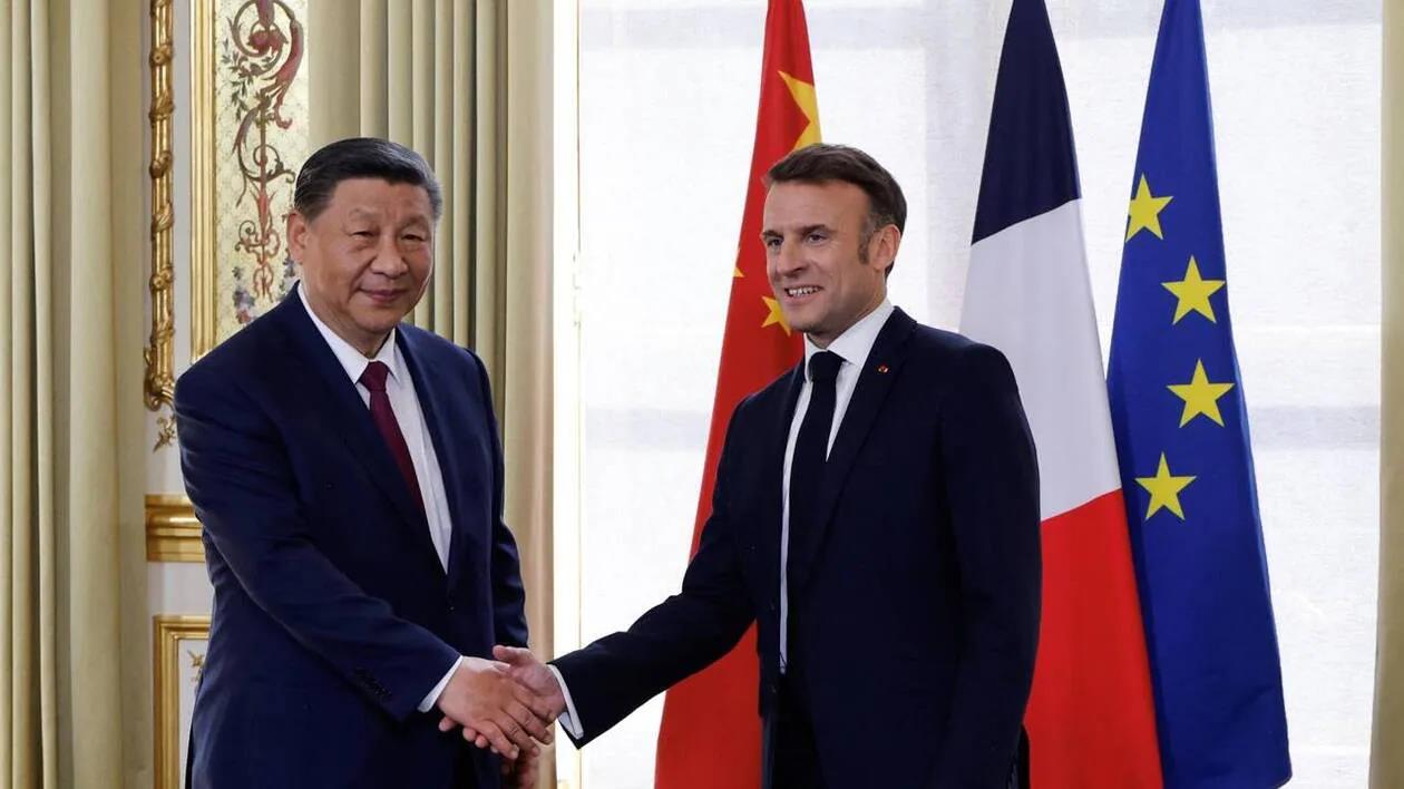Le président français commence sa visite officielle en Chine