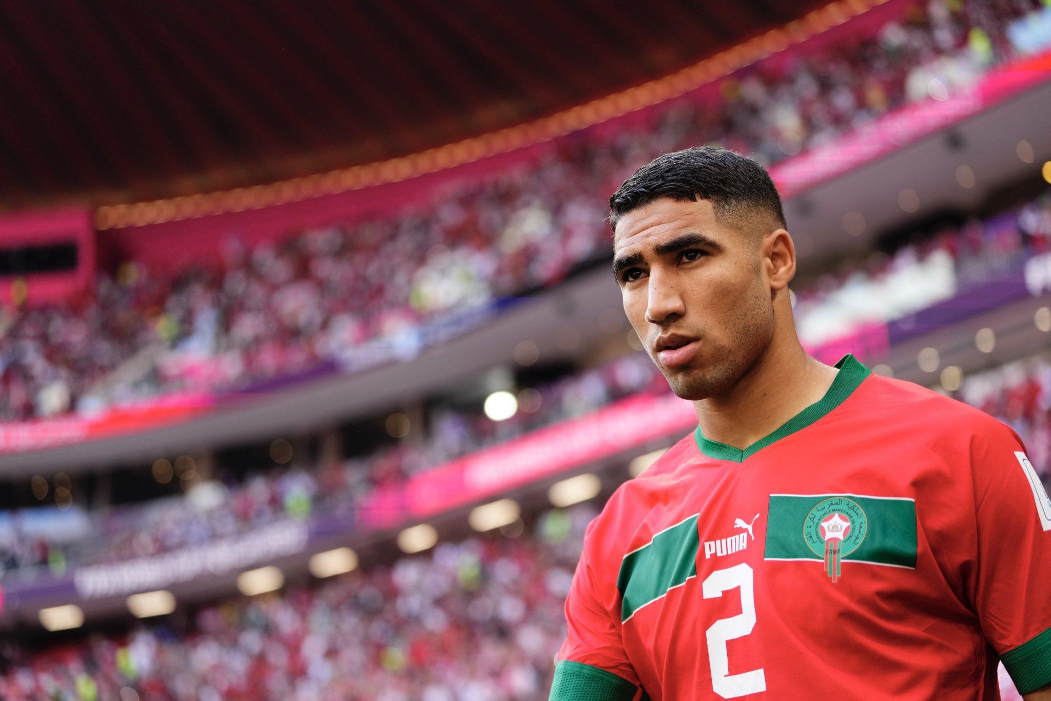 حكيمي الأفضل في مركزه خلال 2022