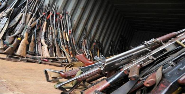 Guinée-Bissau: l'armée présente un arsenal d'armes saisi après la "tentative de coup d'Etat"