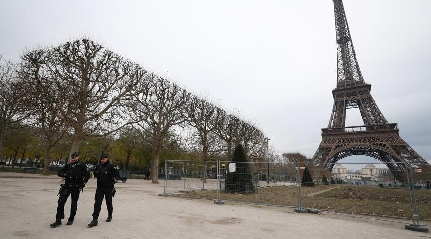 Attentat près de la Tour Eiffel: le suspect mis en examen pour assassinat terroriste