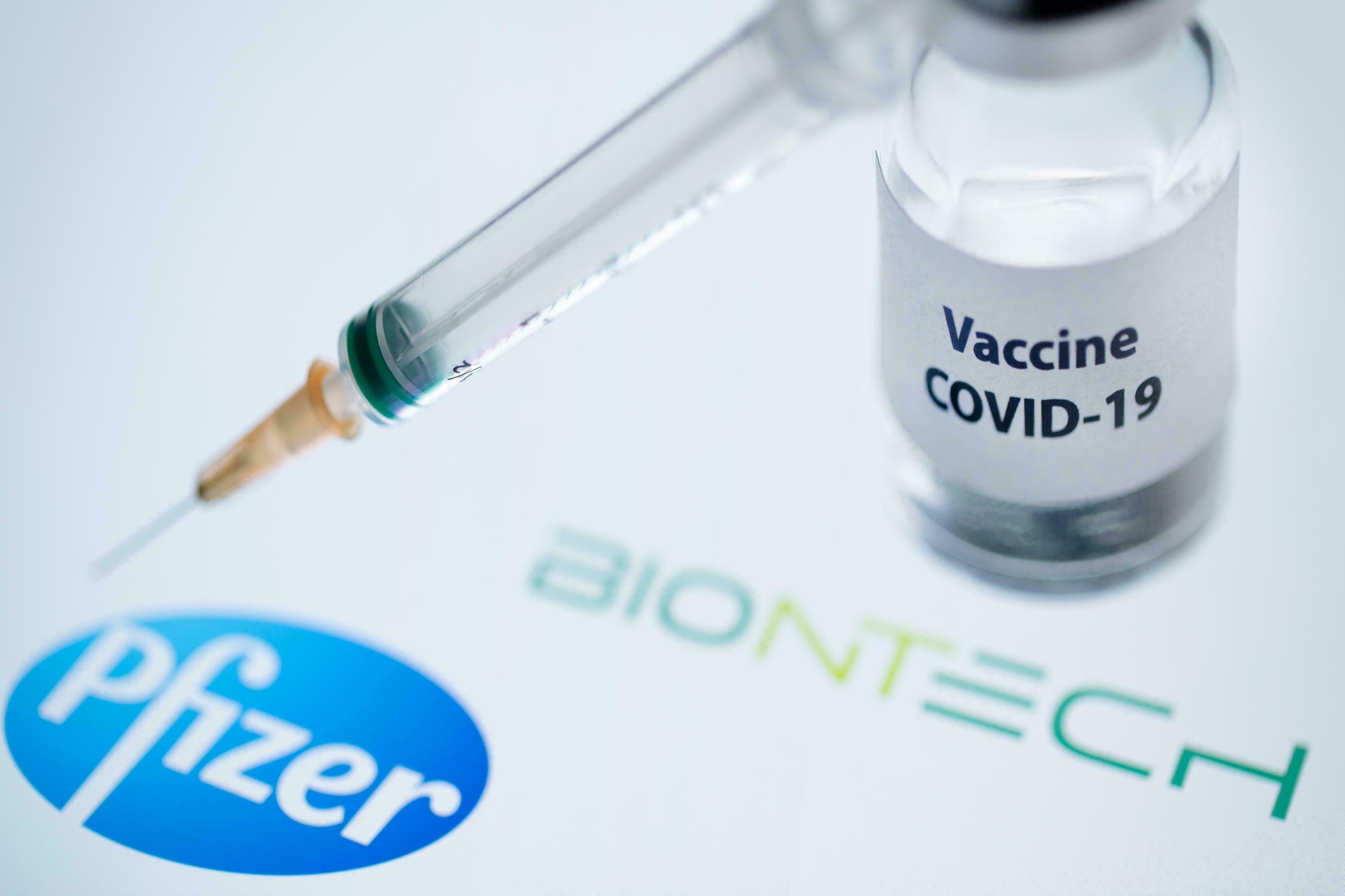 شركة فايزر تؤكد: اللقاح "لا يزال فعّالًا" ضد أوميكرون بعد "ثلاث جرعات"