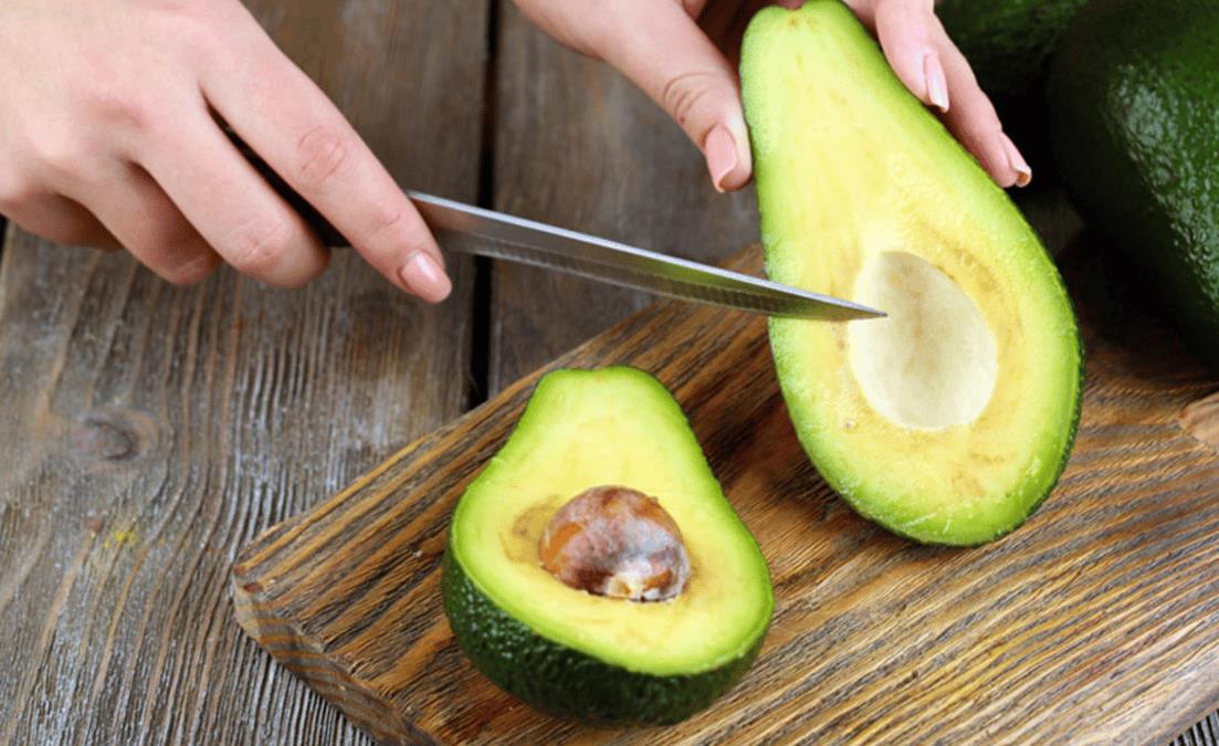 دراسة: الاستهلاك المنتظم للأفوكادو يقلل الكوليسترول الضار والدهون الثلاثية